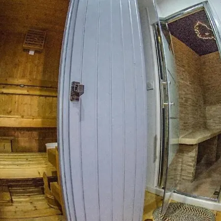 Clematisso Hostal Lucciana (Corsica)