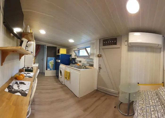 Clematisso Hostal Lucciana (Corsica)